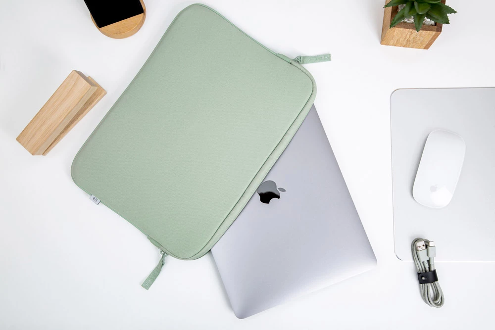 MW-Horizon-Sleeve-Case-for-MacBook-13-4