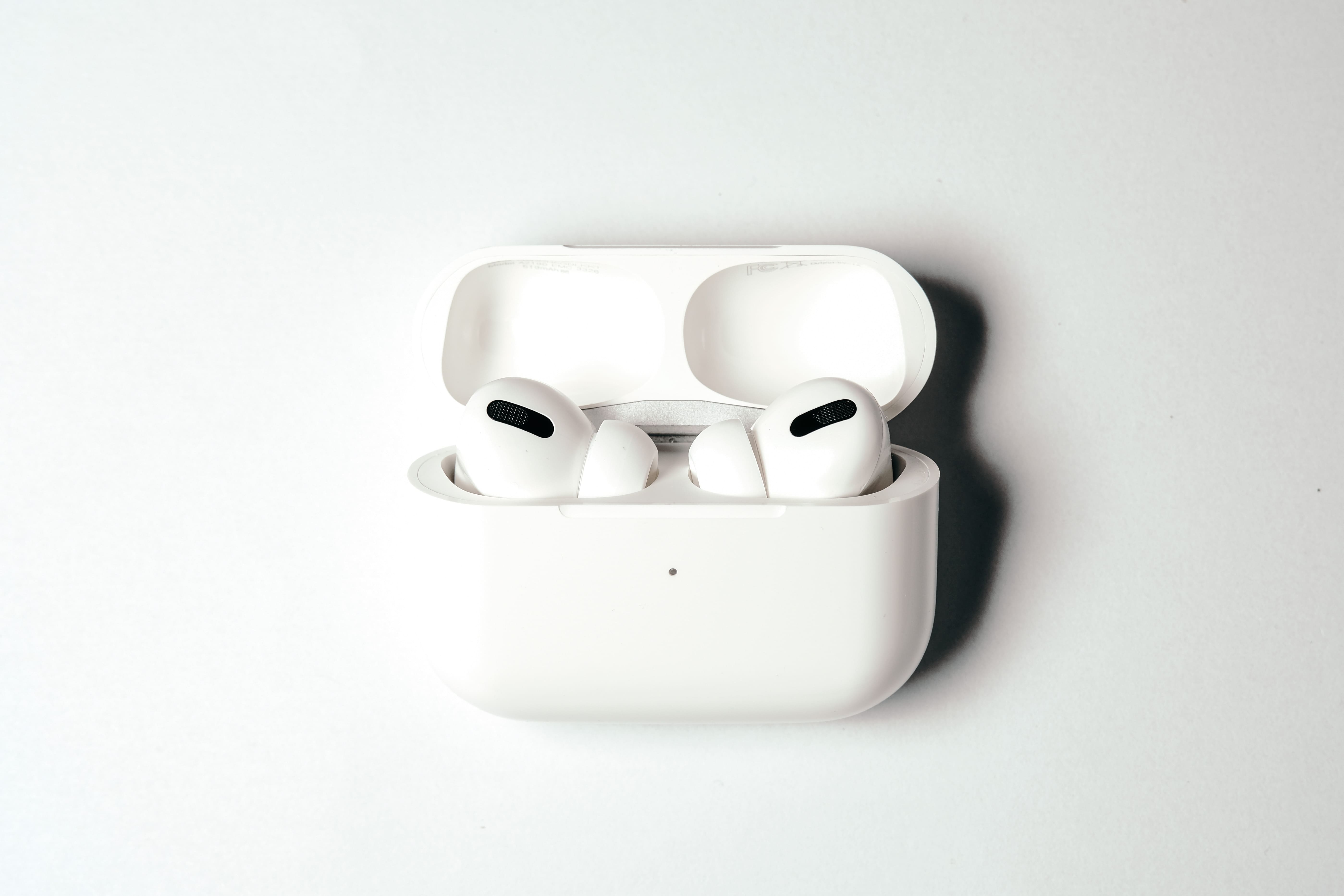 clean-airpods-pro-2