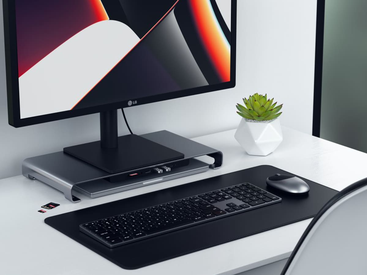 satechi-aluminum-usb-c-monitor-stand-hub-xl-3