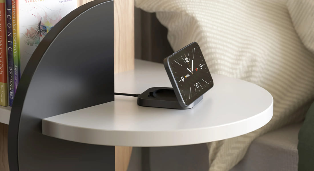 zens-magnetic-nightstand-charger-1 (1)